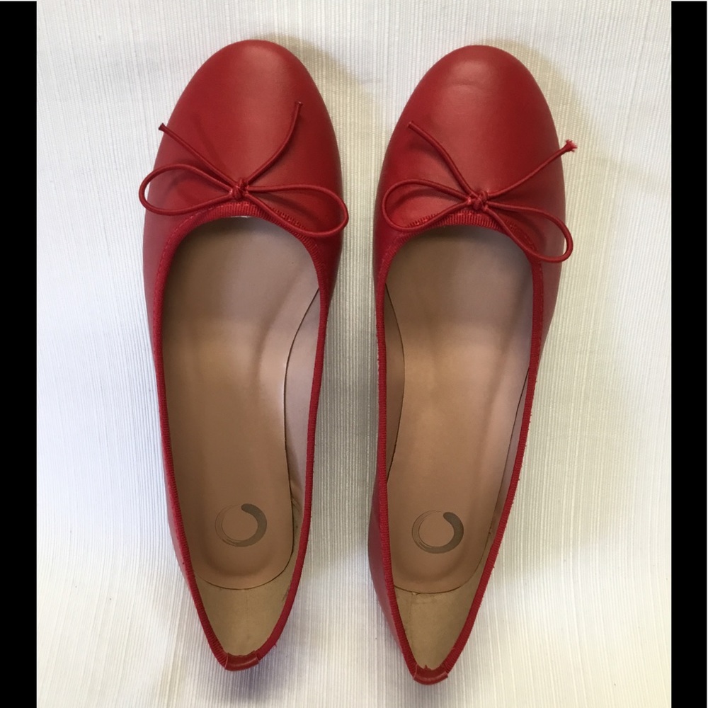 New Red Good Looking C. Flats.
